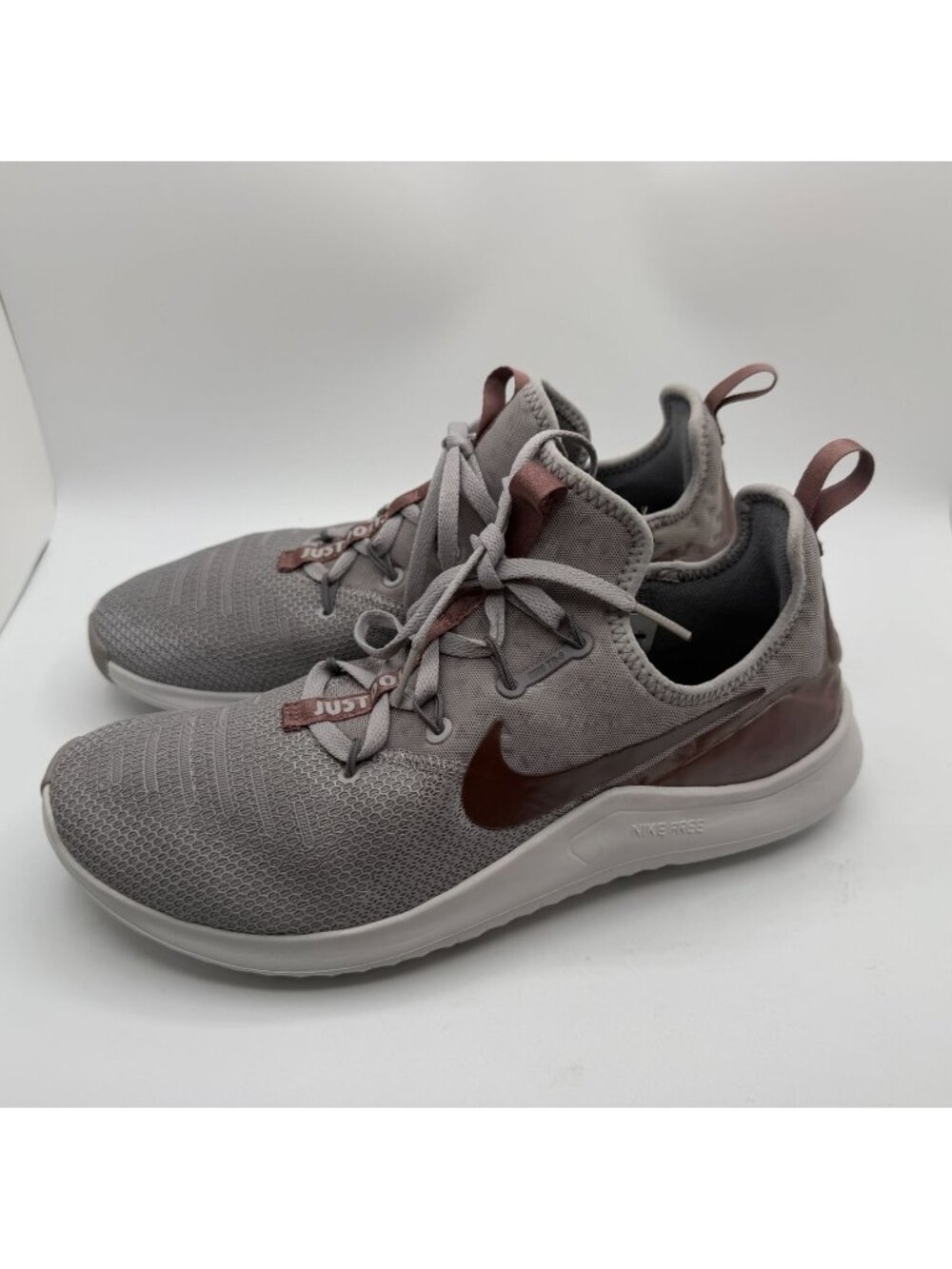 Nike Free TR 8 LM Sneakers Women Size 9.5 Gray/Bronze Cross-Training LacShoes